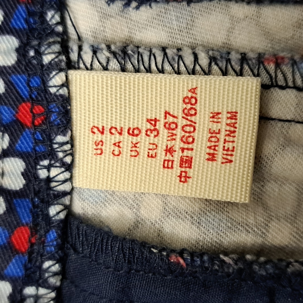 GAP size 2 shorts flower print - Picture 4 of 5